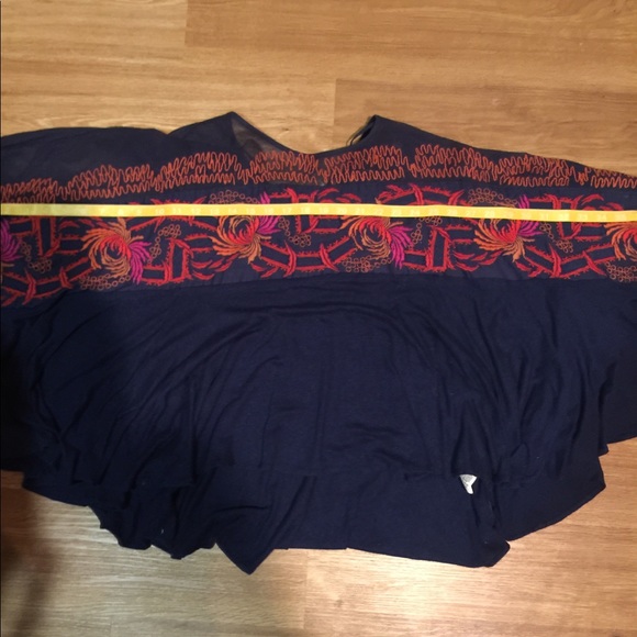 Free People Embroidered Pheasant Top NWOT - Picture 4 of 7